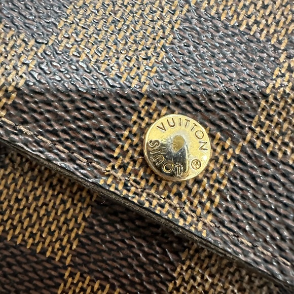Louis Vuitton Sarah Wallet - Picture 3 of 12